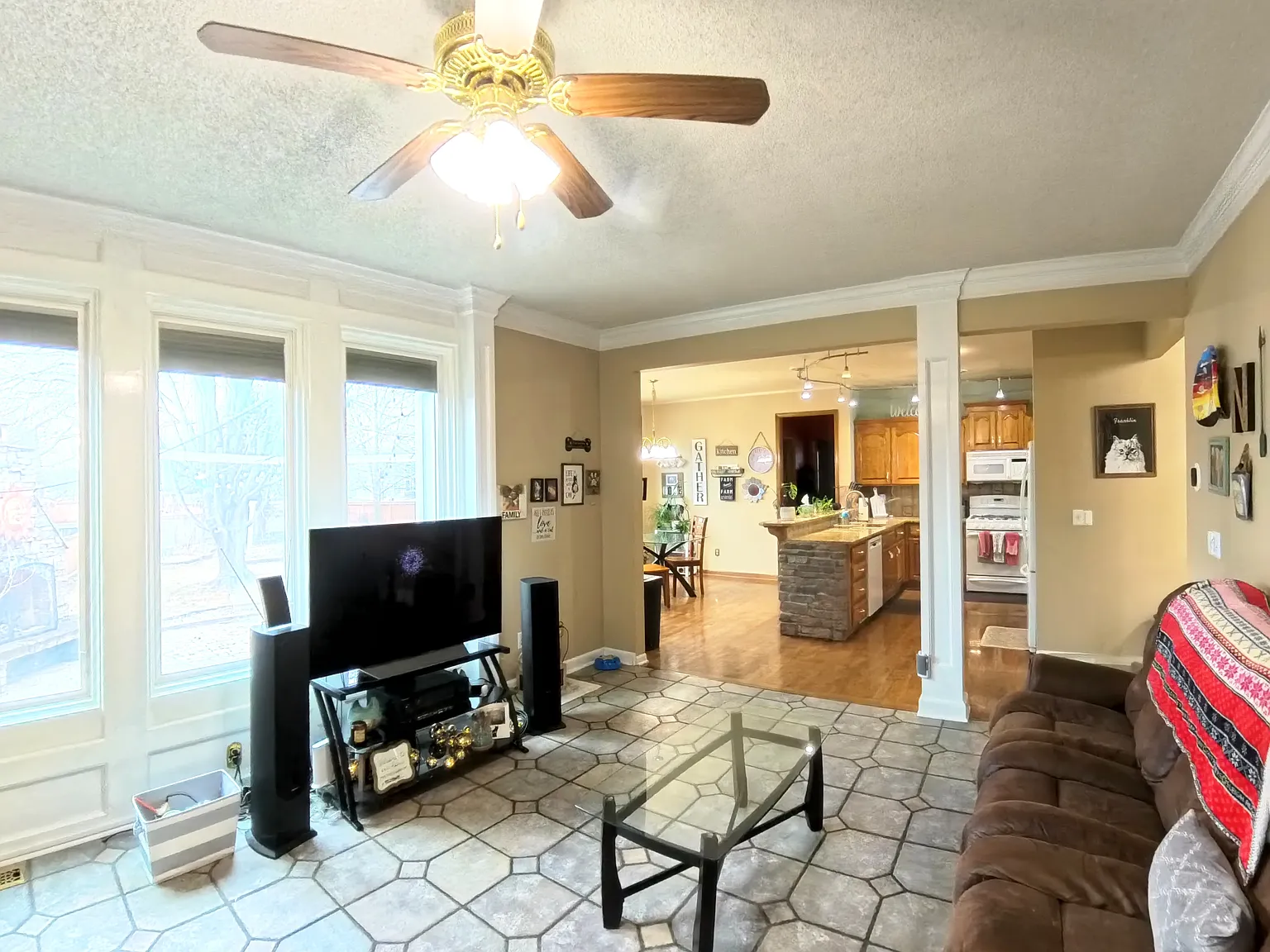 4 bed, 3.5 bath, 2533 sqft, $2,800 — Photo 4