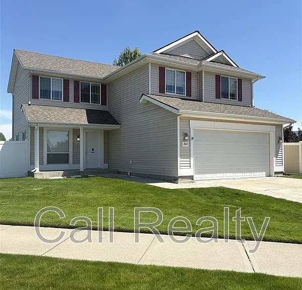 1814 N Arc St — Photo 1