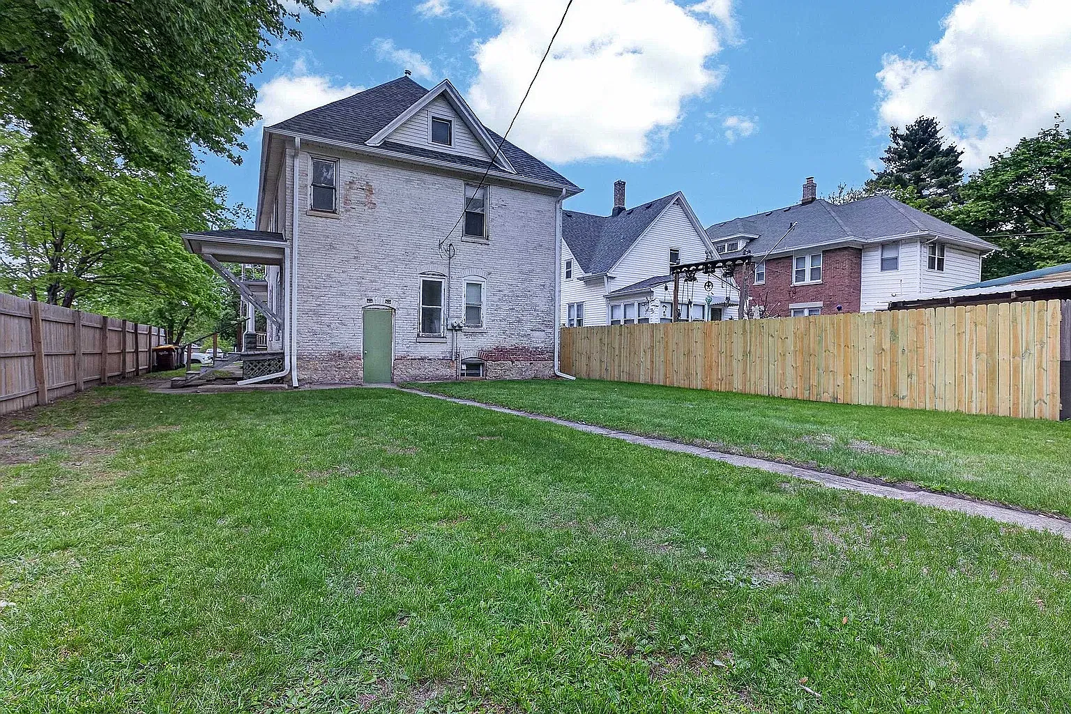 3 bed, 1500 sqft, $1,800 — Photo 3