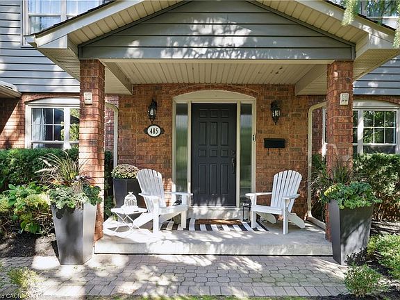 3rd image of 485 Coleen Dr