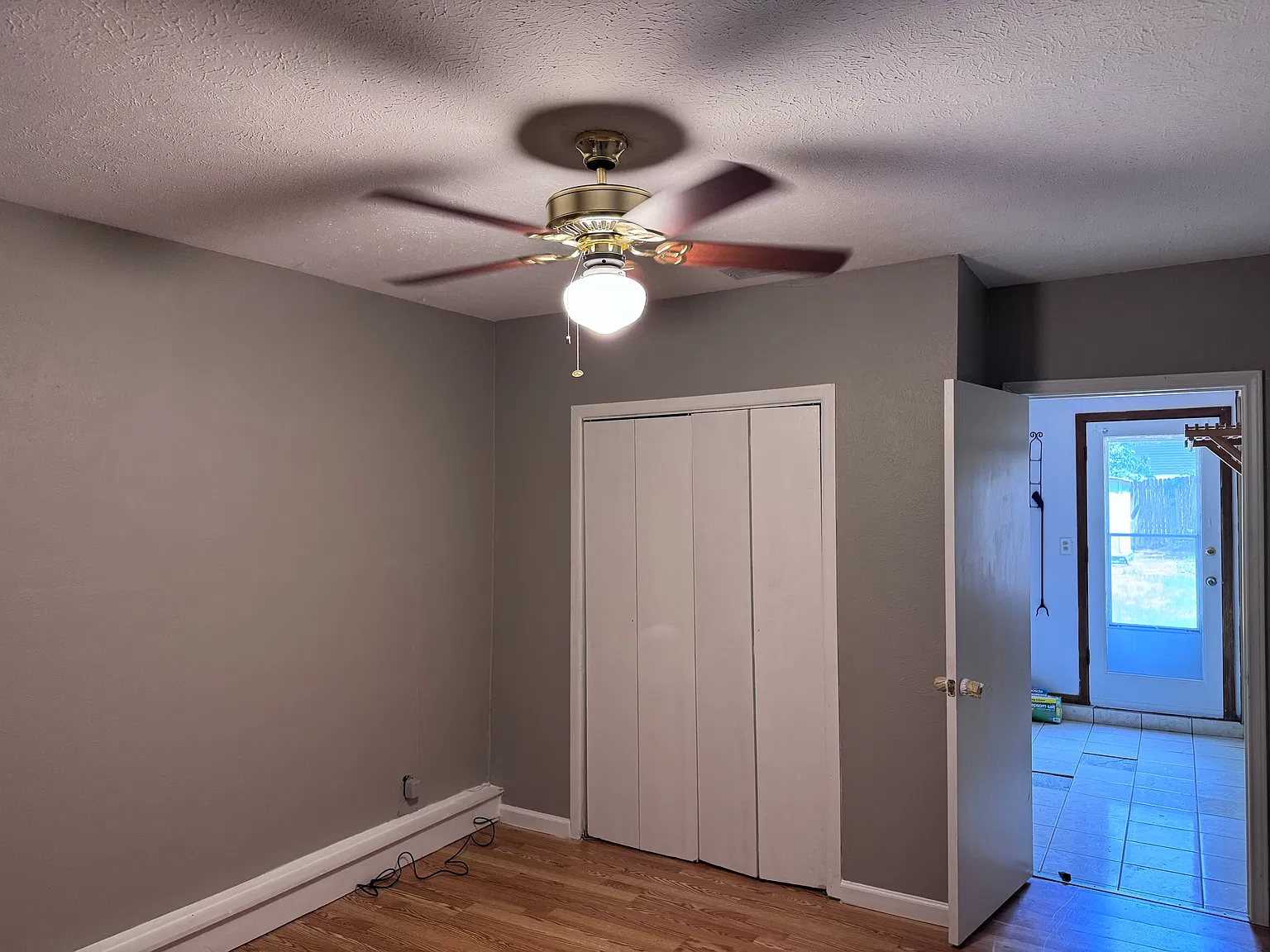 4 bed, 1220 sqft, $2,120 — Photo 4