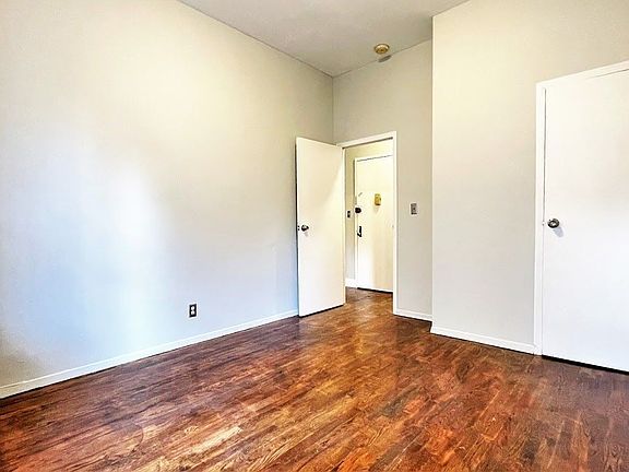 5th image of 726 Amsterdam Ave #A2