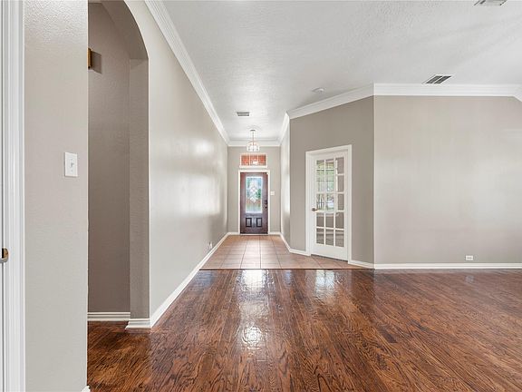 5th image of 8931 Henrico Ln