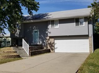 9114 Autumn Ln, La Vista, NE 68128