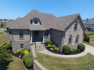 913 Fossil Creek Cir, Louisville, KY 40245