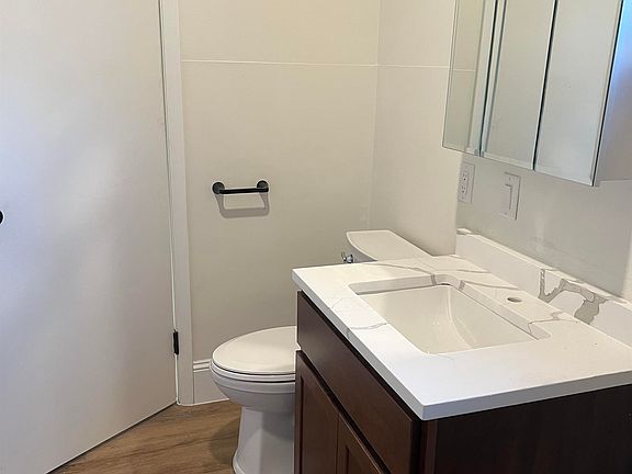 5th image of 533 W Cherry St #4