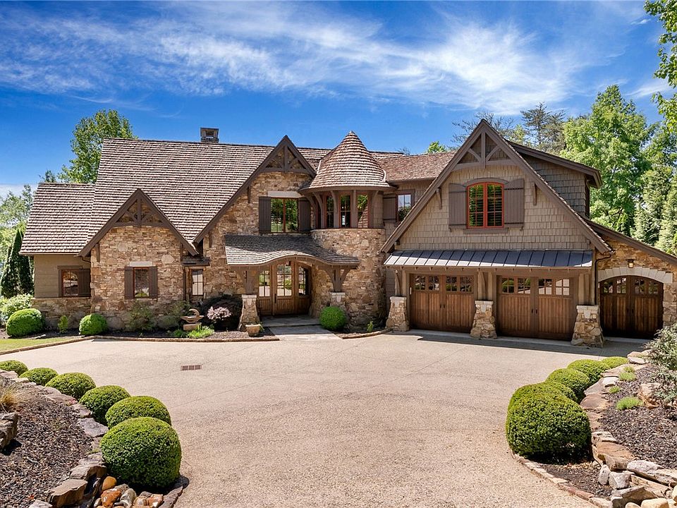 1st image of 104 Crooked Stick Ct