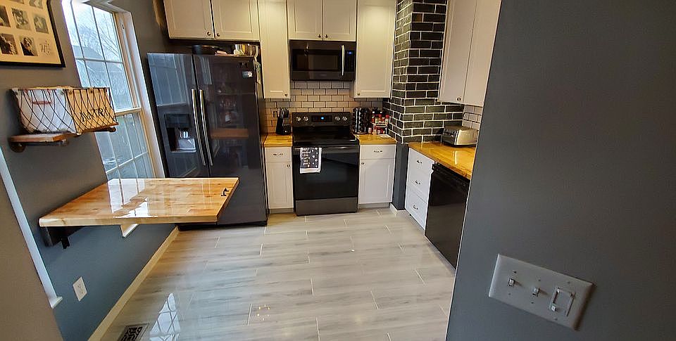 1st image of 7593 Sun Valley Ct