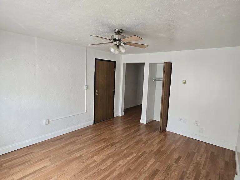 1412 W 110th St #203 — Photo 2