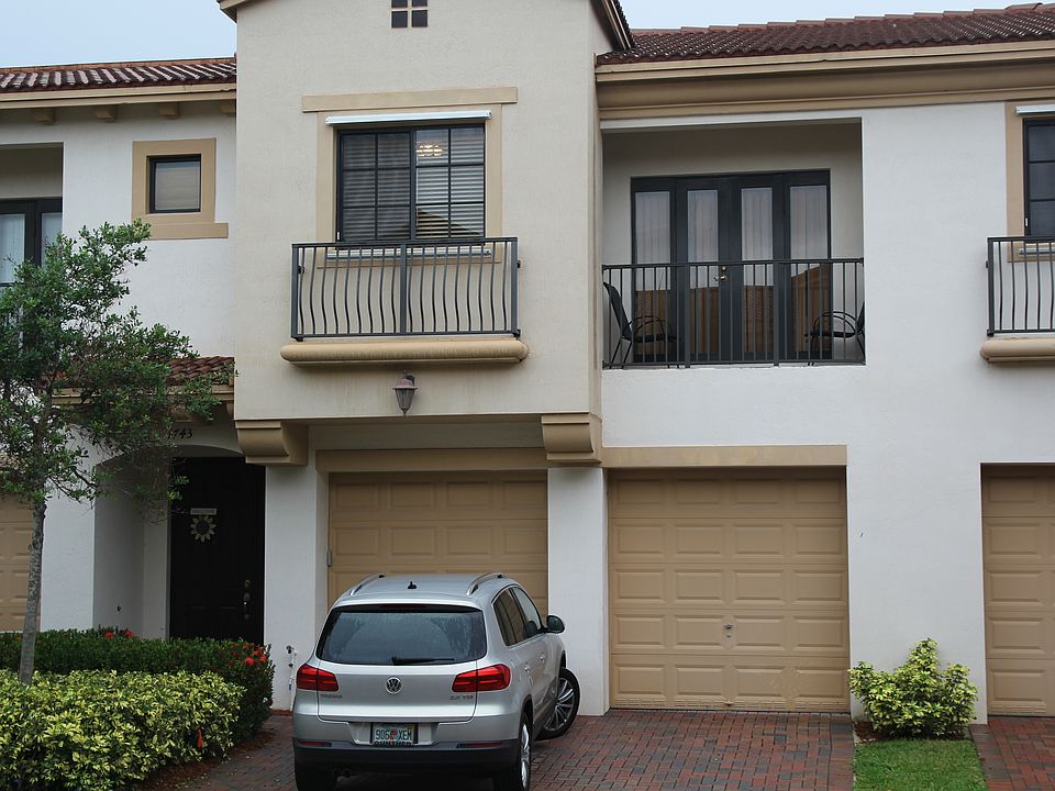 1st image of 4743 Grand Cypress Cir N
