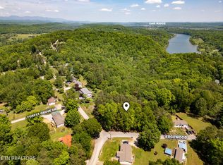 103 Edgewood Dr, Harriman, TN 37748