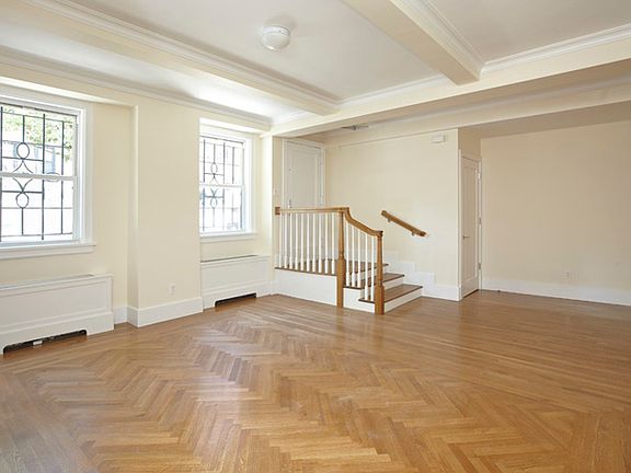 3rd image of 167 E 82nd St APT 1B