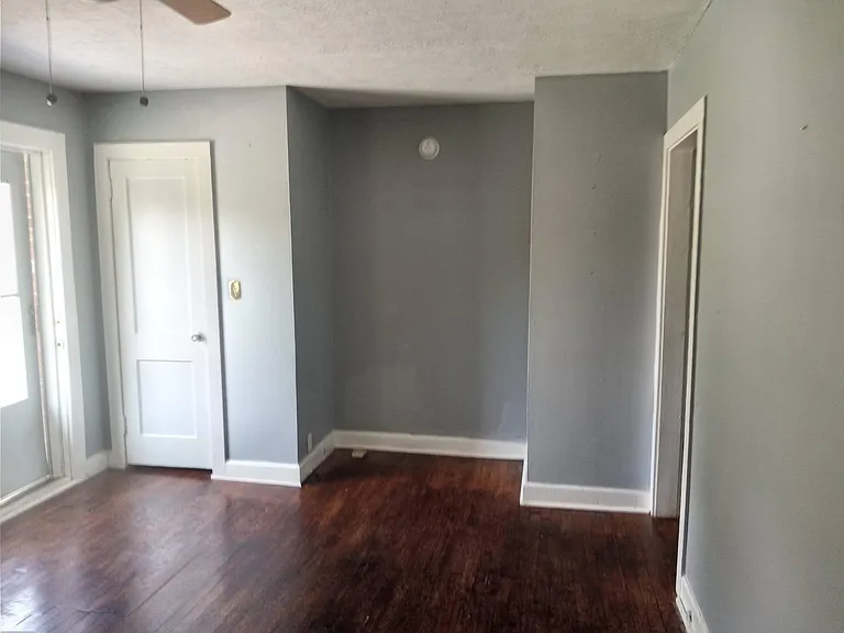 111 James Ave — Photo 8