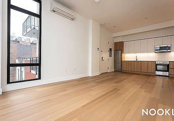 4th image of 420 Gates Ave #526