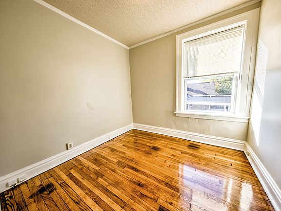 3rd image of 3931 Parker Ave APT 1W