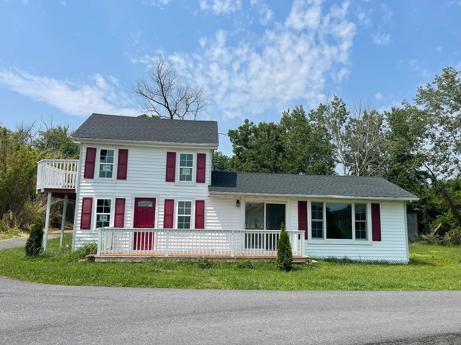 2 bed, 1070 sqft, $1,200 — Photo 1