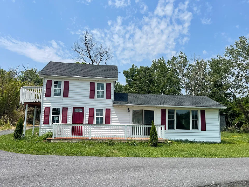 1227 Horse Point Rd