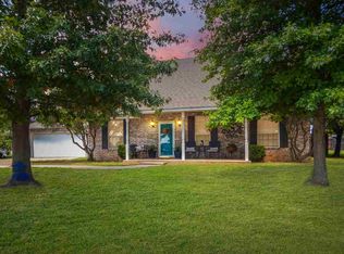 2205 Meadow Lark Dr, Duncan, OK 73533