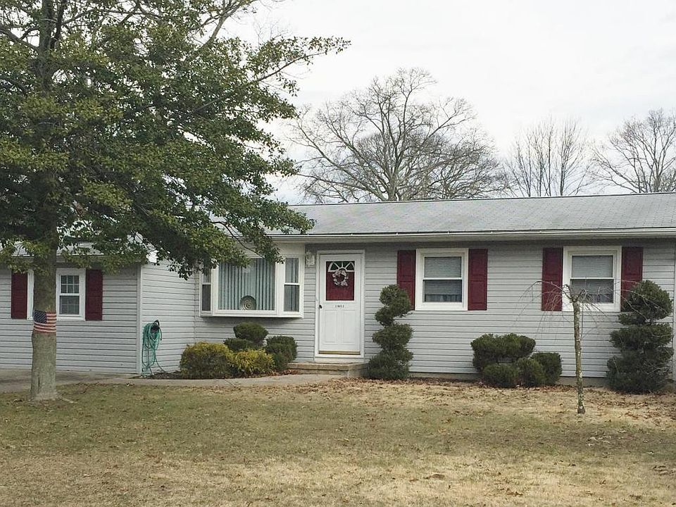 1st image of 208 Maine St