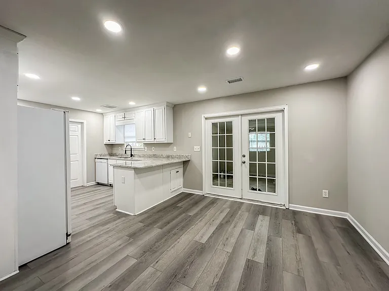 450 Fowler Rd #A — Photo 6