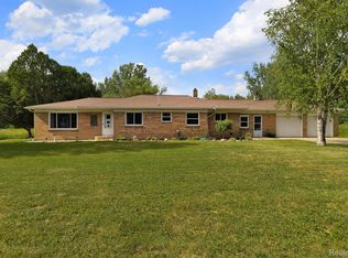 2145 E Cody Estey Rd, Pinconning, MI 48650