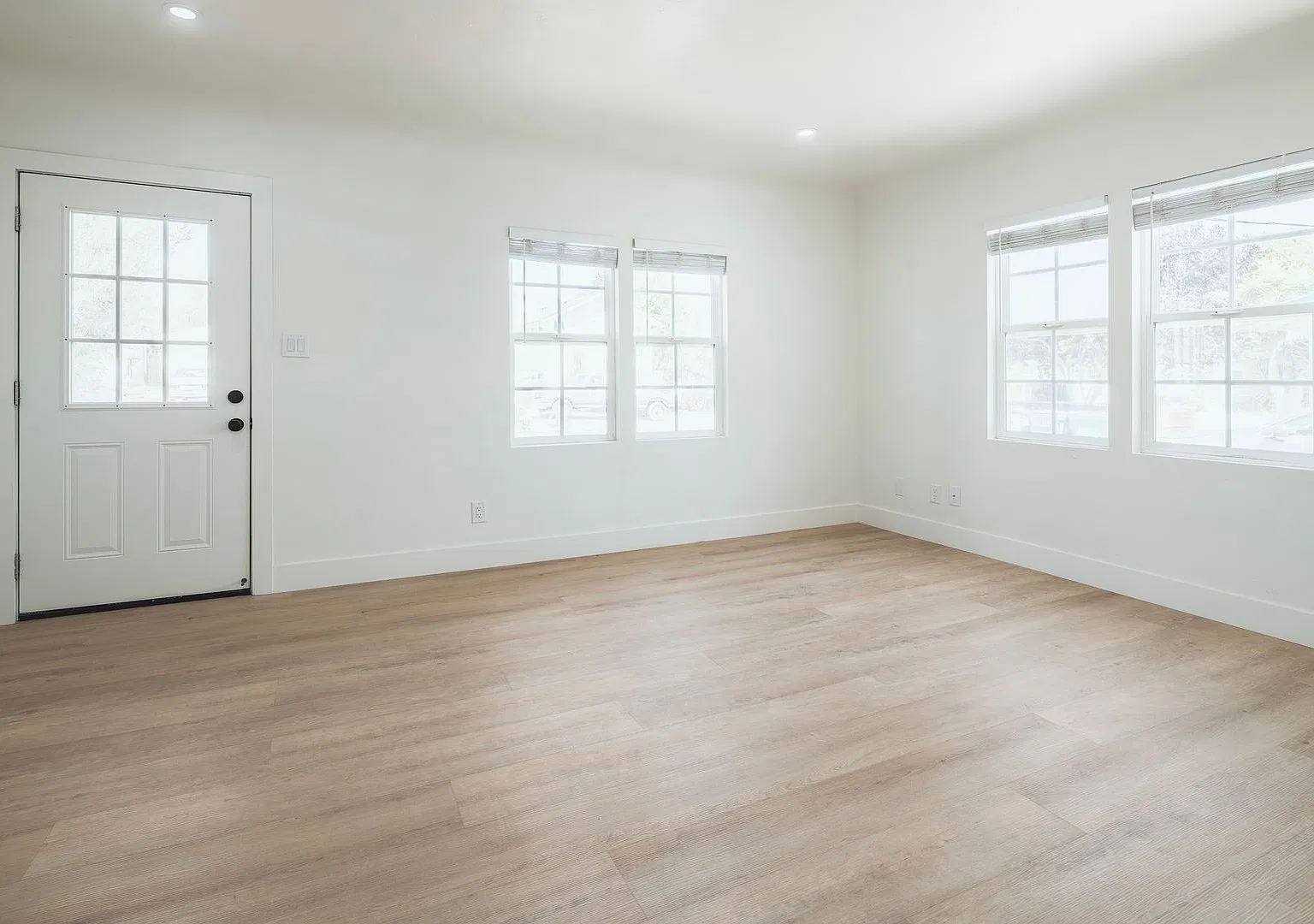 Now Leasing for the 2027 - 2028 School Year: Near Downtown San Luis Obispo and Cal Poly — Photo 4