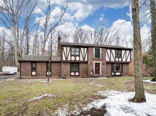 1035 Woodhaven Ct, Springfield, OH 45503