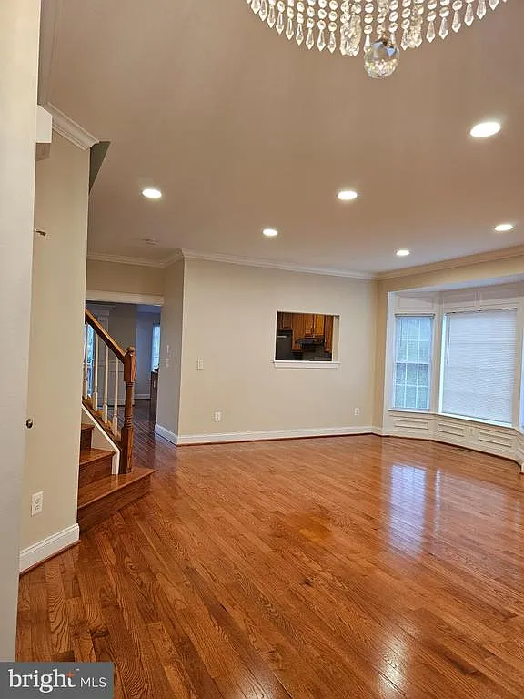 4 bed, 3.5 bath, 2458 sqft, $3,175 — Photo 3