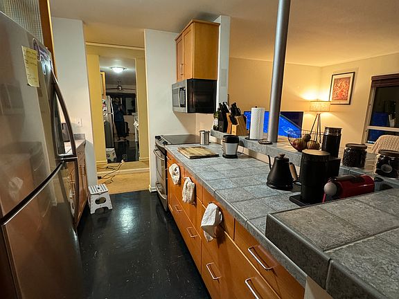 5th image of 2001 Westlake Ave N Unit 21