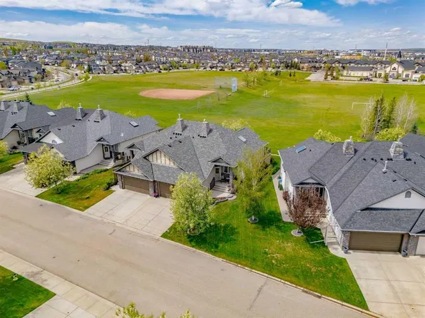 38 SE Kincora Ter NW, Calgary, AB T3R 1M1