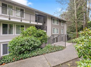3260 80th Ave SE APT 2, Mercer Island, WA 98040