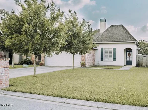 204 Creekside Dr, Lafayette, LA 70508