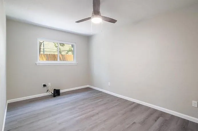 2121 Trede Dr — Photo 17