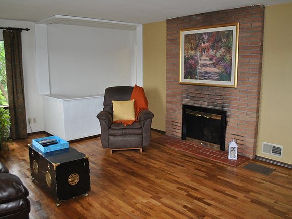 3rd image of 121 N Cambrian Ave