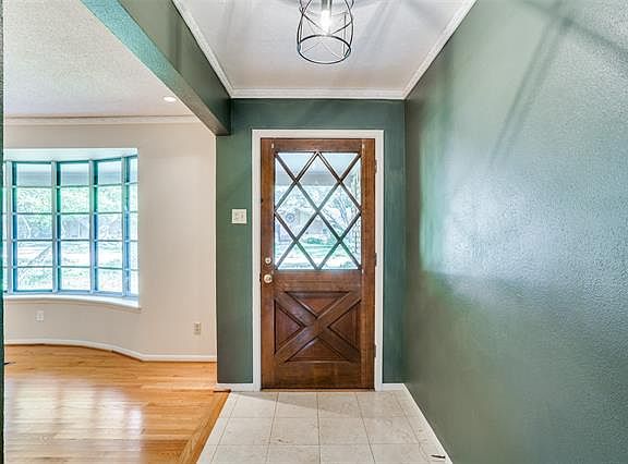 3rd image of 7932 Hillfawn Cir
