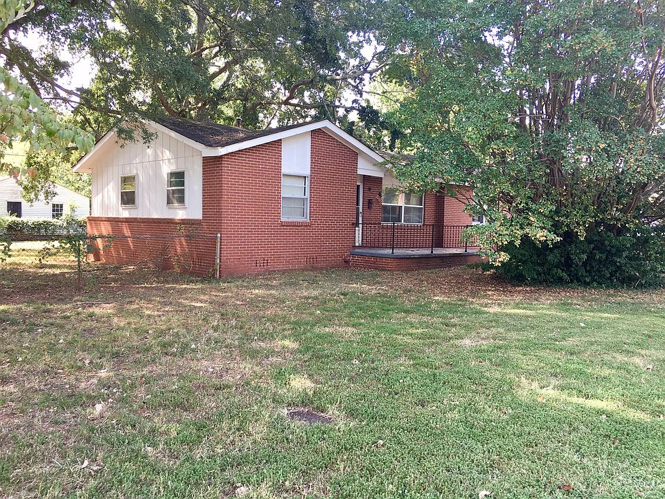 1st image of 3707 Belvoir Dr SW