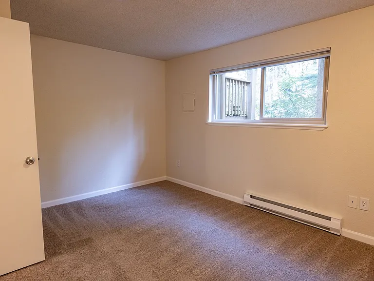 Willow Creek Apartments — Photo 44