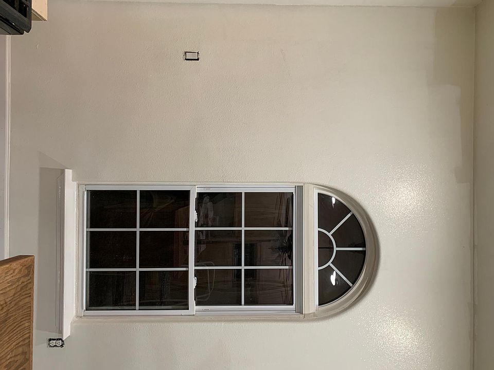 1of 3 kitchen windows