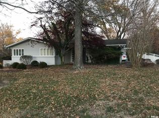 5584 Country Club Rd, Murphysboro, IL 62966