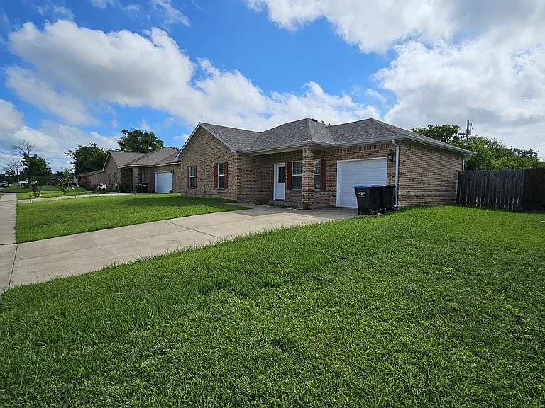 2103 Oliver St — Photo 21