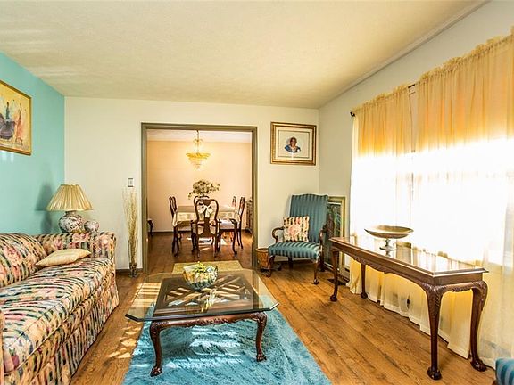 3rd image of 217 Cades Ct