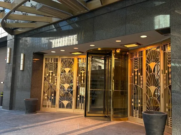 111 E Chestnut St, Chicago, IL