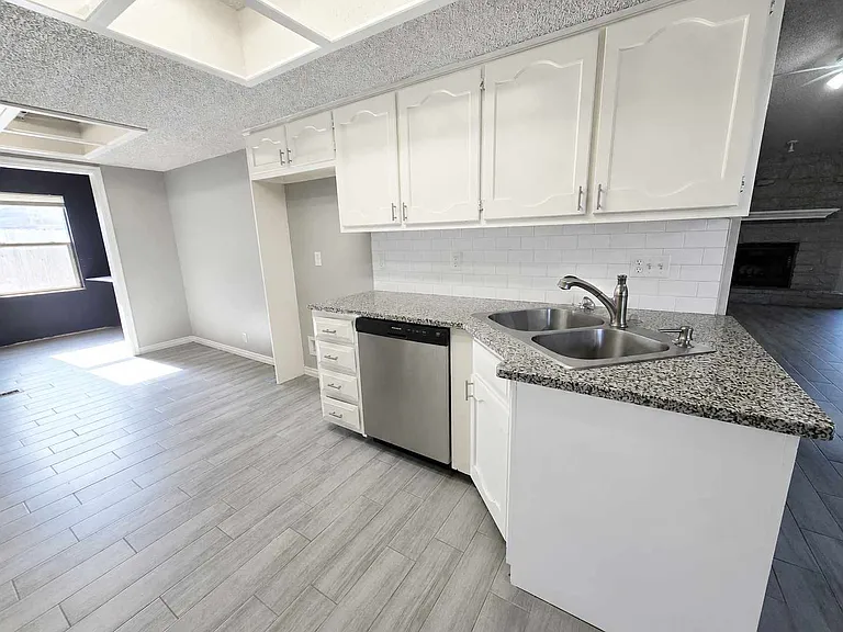 217 Cypress Dr — Photo 10