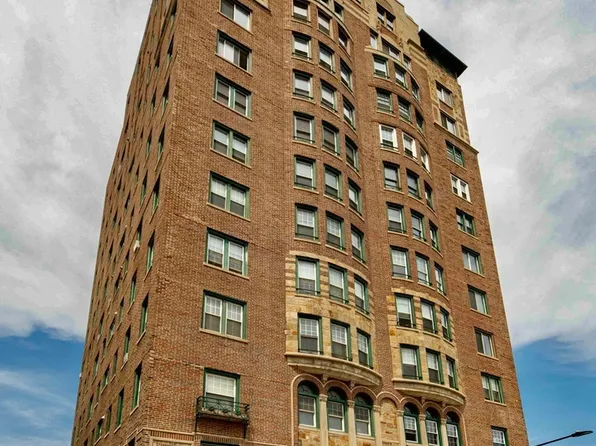 2666 E 73rd St APT 8E, Chicago, IL 60649