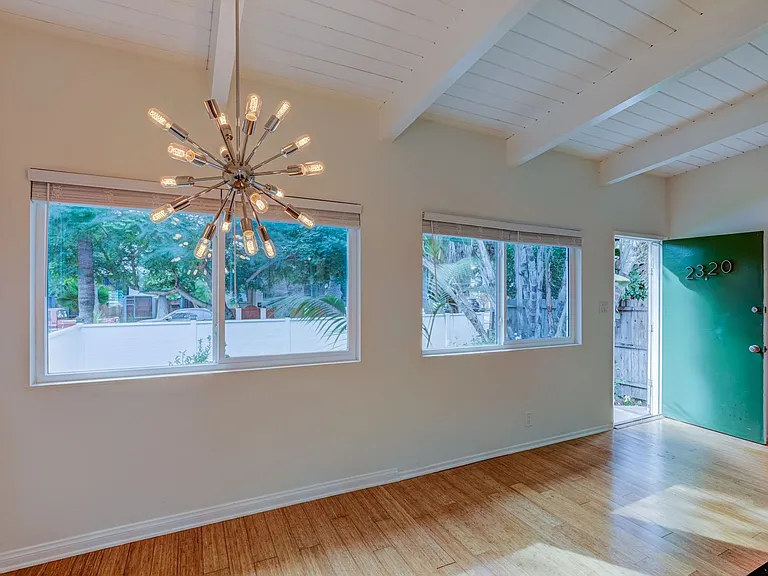 Ocean Avenue Duplex — Photo 12