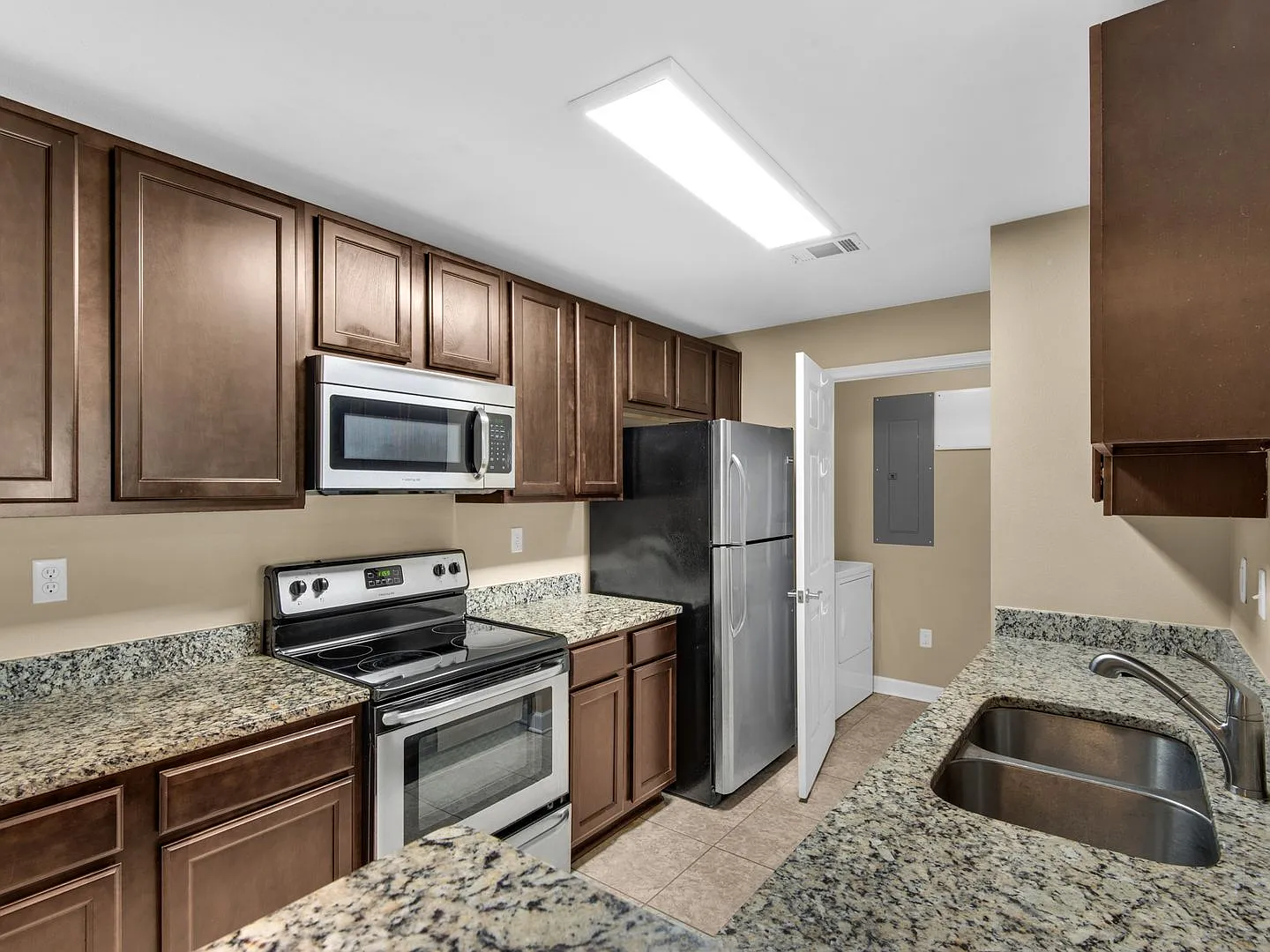 Beautiful Three Bedroom Apartment in Fort Walton Beach! — Photo 3
