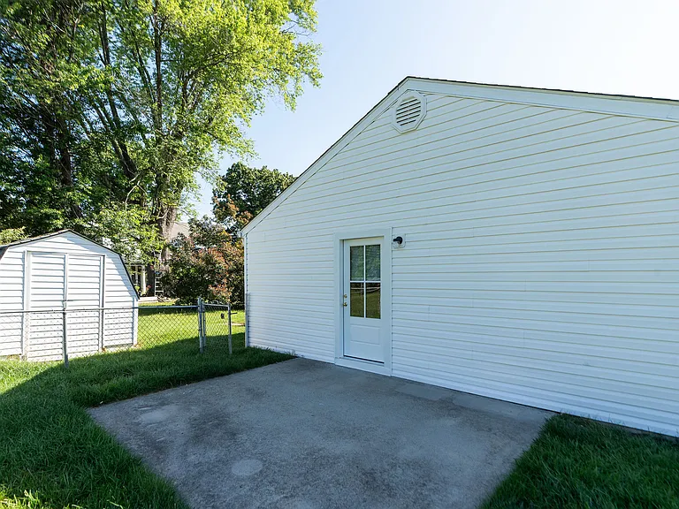 144 River Rd — Photo 34
