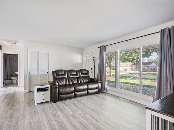 5th image of 1524 Cranbrook Dr