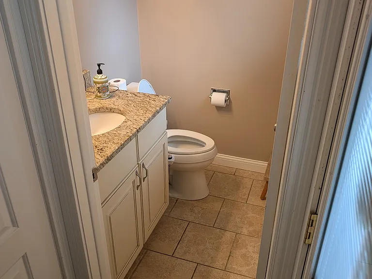 2241 Lee St — Photo 27