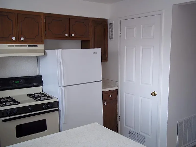 3442 S 575 W #D — Photo 4